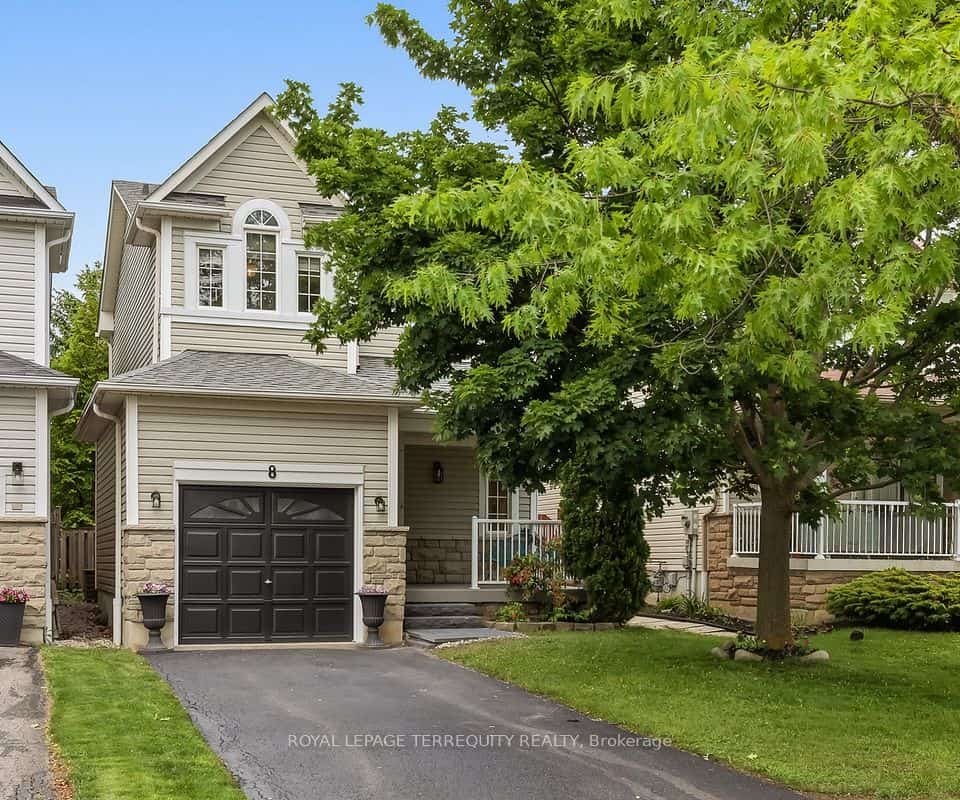 8 Sinden Drive, Whitby, ON L1M 2B8