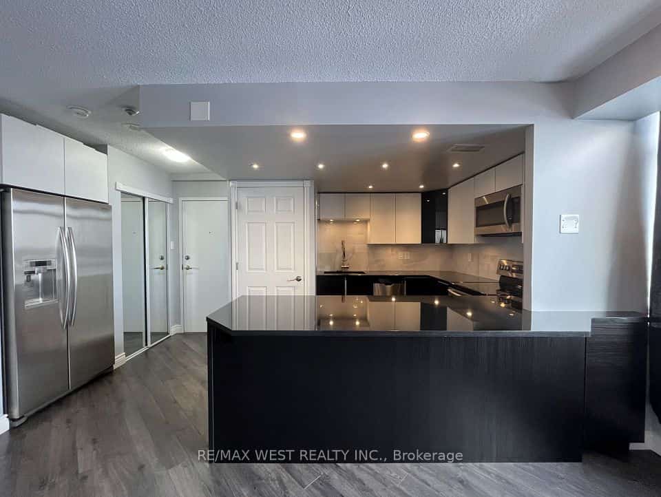 300 Webb Drive #1007, Mississauga, ON L5B 3W3