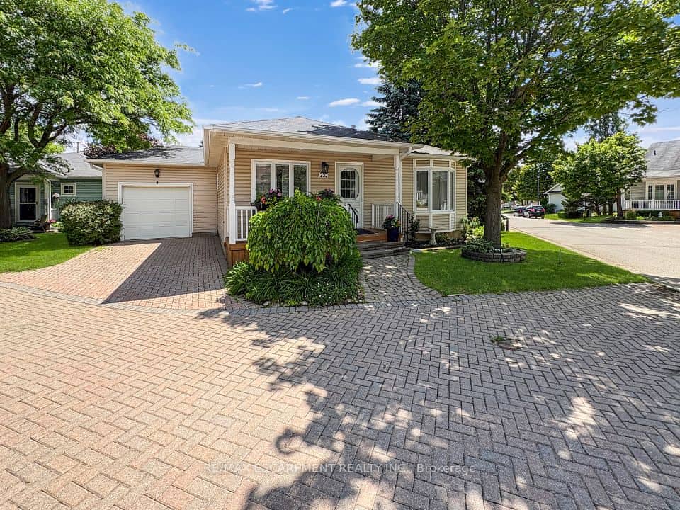 232 Silverbirch Boulevard, Hamilton
