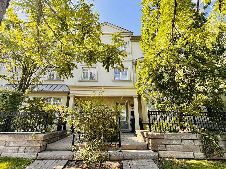 32 Glendora Avenue, Toronto, ON M2N 2V7