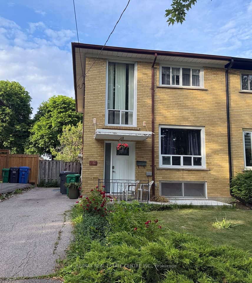 1367 Freeport Drive, Mississauga, ON L5C 1S5