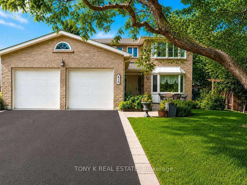 515 London Road, Newmarket, ON L3Y 6E4