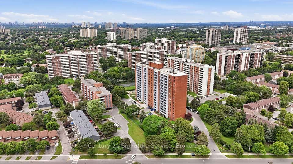 Oaktree Estates, Toronto