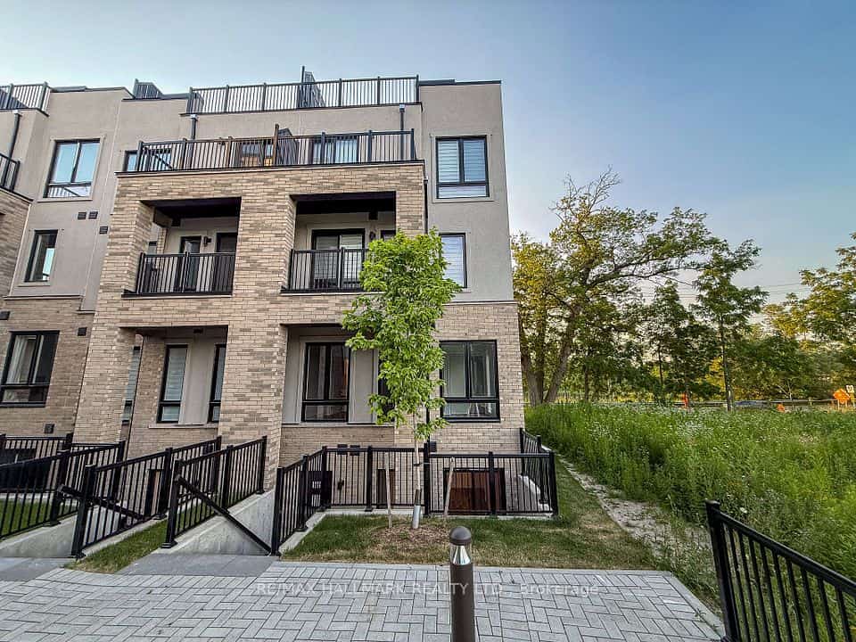 51 Jefferson Side Road #120, Richmond Hill, ON L4E 1M1