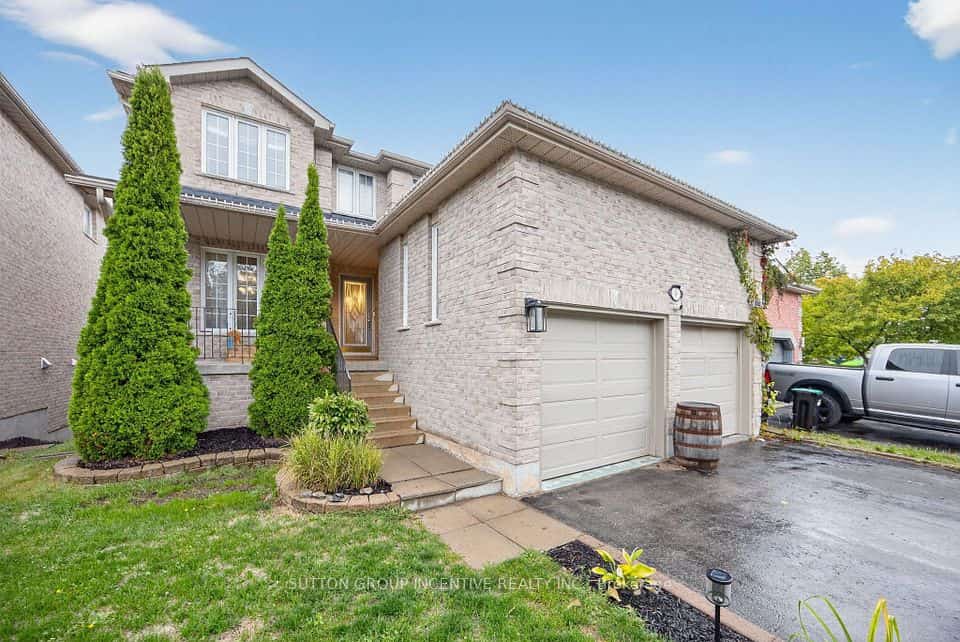4 Dunnett Drive, Barrie, ON L4N 0H8