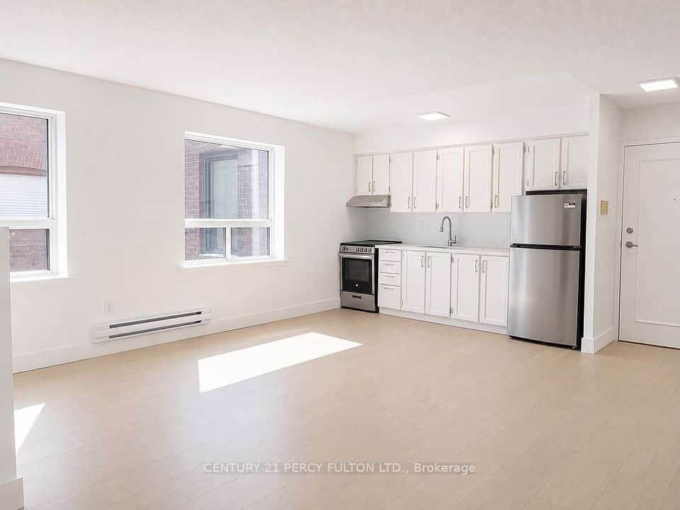 2373 Bloor Street W #14, Toronto, ON M6S 1P6