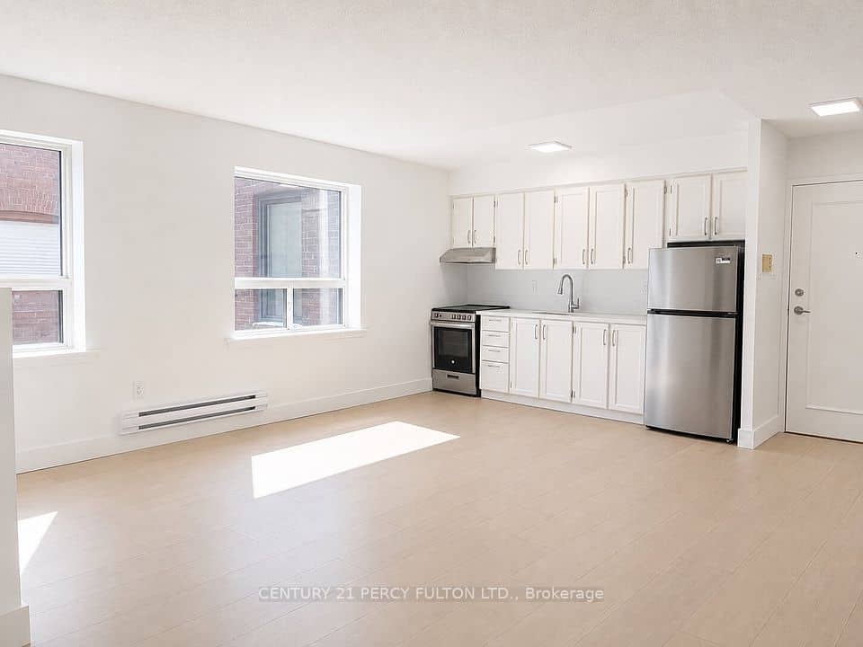 2373 Bloor Street W, Toronto