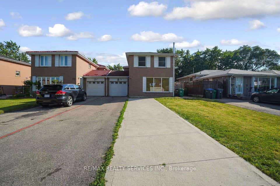 79 Cloverdale Drive, Brampton, ON L6T 2T5