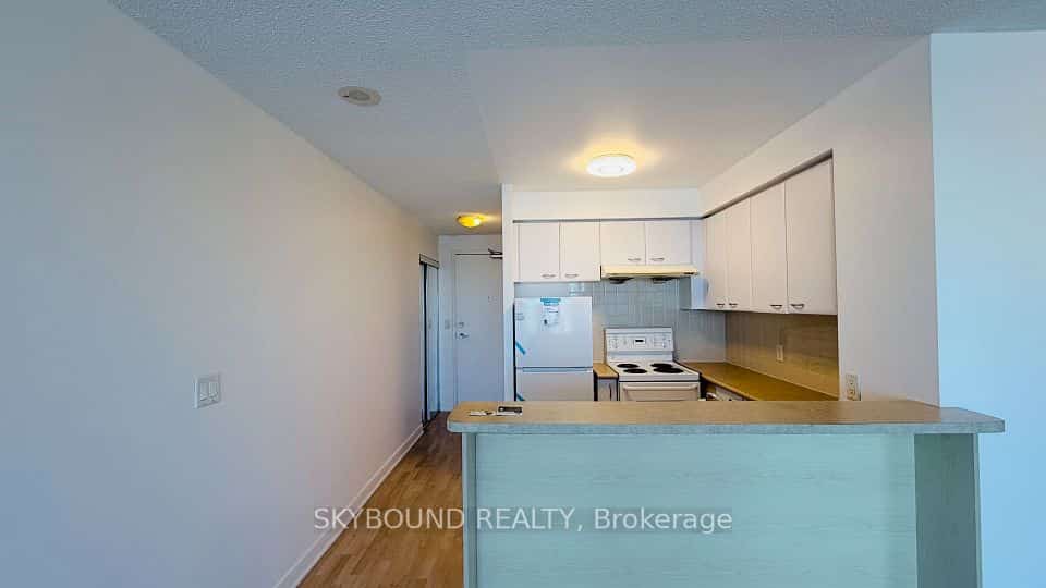 38 Lee Centre Drive #1702, Toronto, ON M1H 3J7