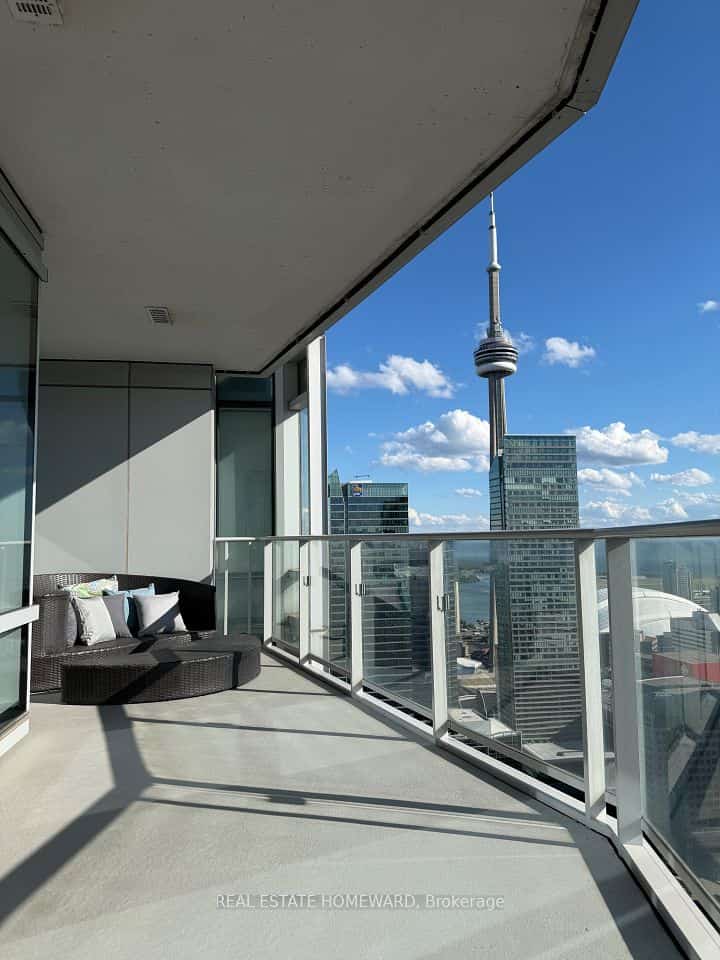 180 University Avenue #4803, Toronto, ON M5H 0A2