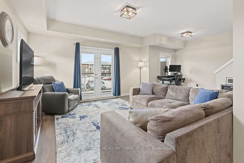 39 Kay Crescent #20, Guelph, ON N1L 0N5