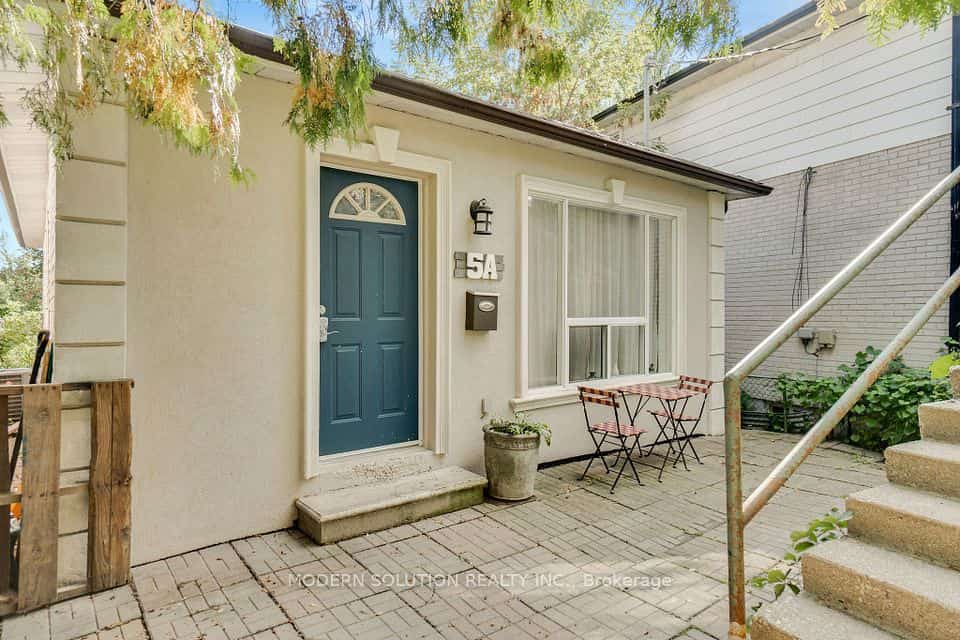 5A Dynevor Road, Toronto, ON M6E 3W7