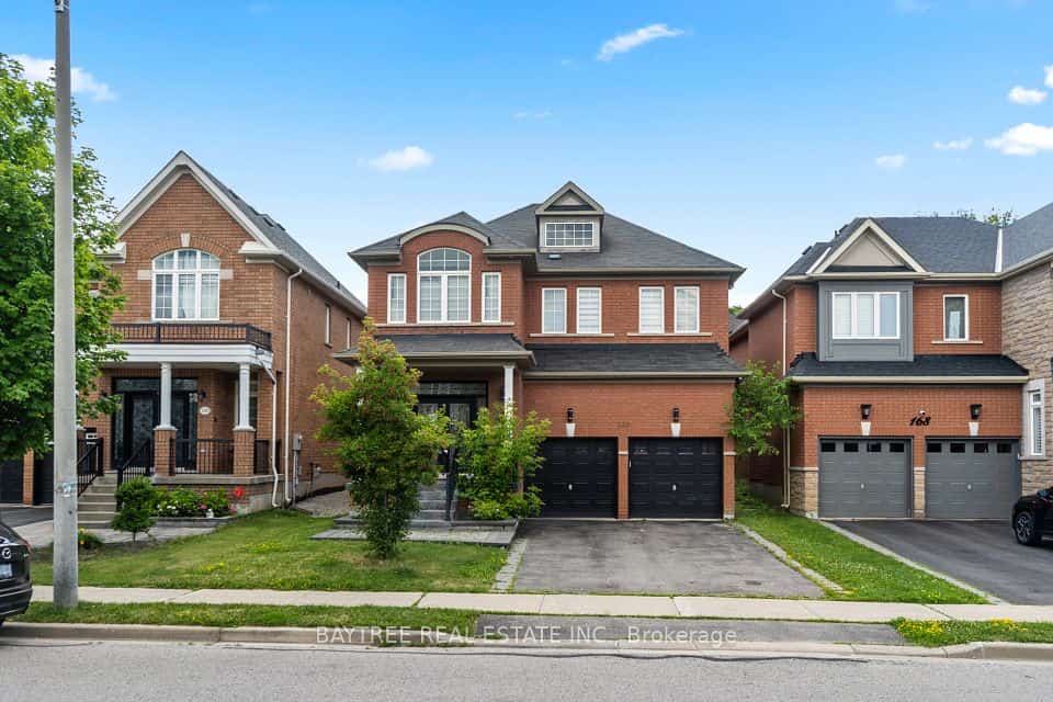 162 Bathurst Glen Drive, Vaughan, ON L4J 8Y8