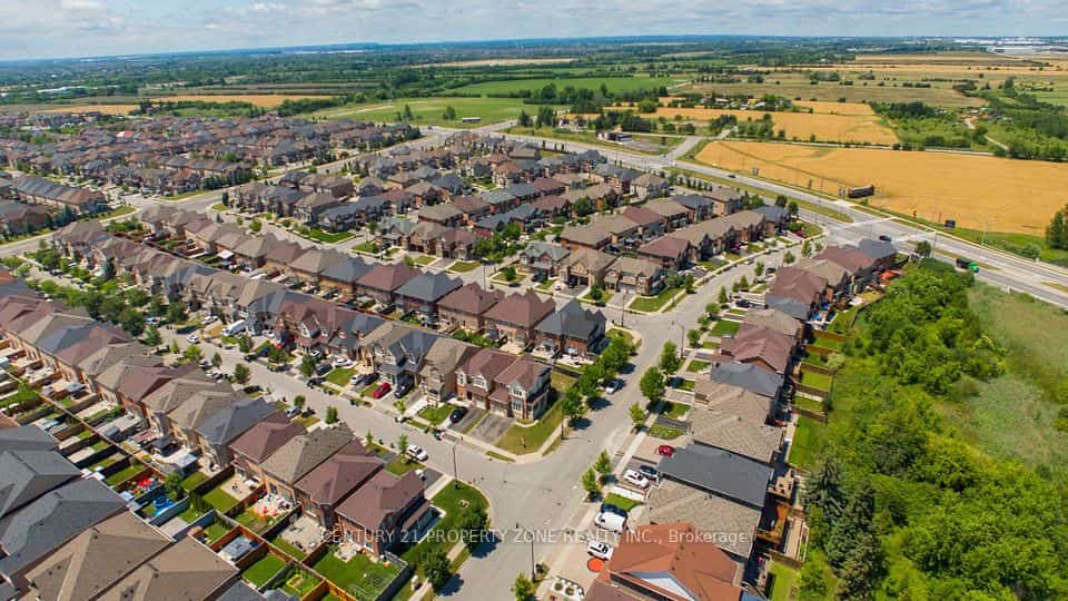 30 Apple Valley Way Drive, Brampton, ON L6P 3R3