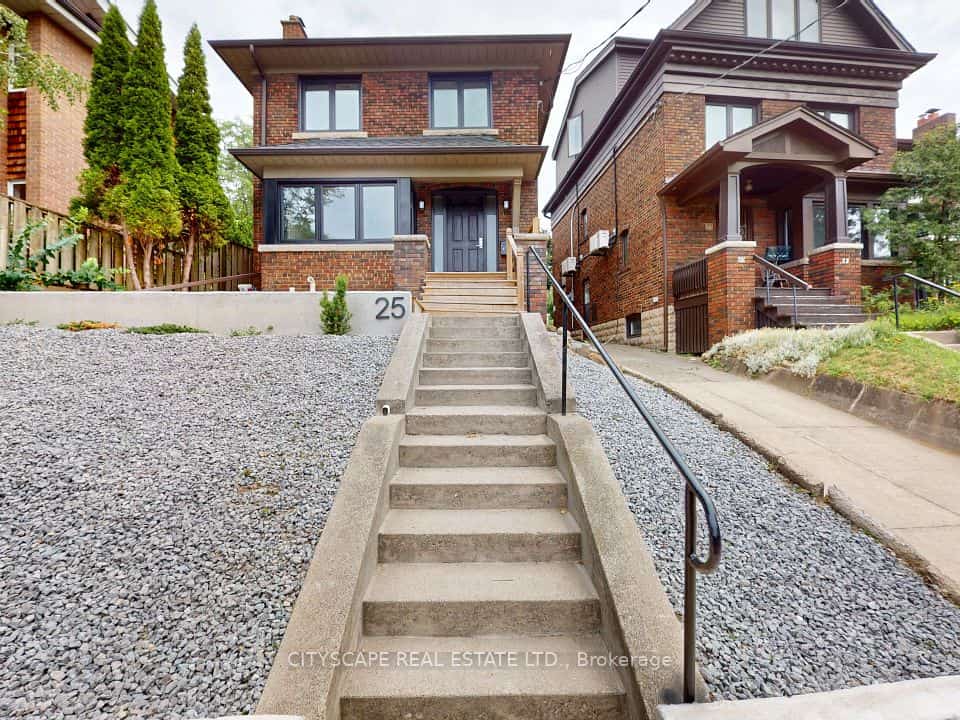 25 Oswald Crescent, Toronto, ON M4S 2H5