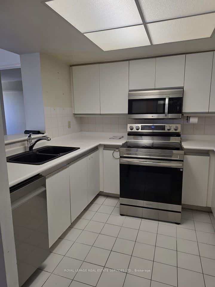 335 Webb Drive #708, Mississauga, ON L5B 4A1