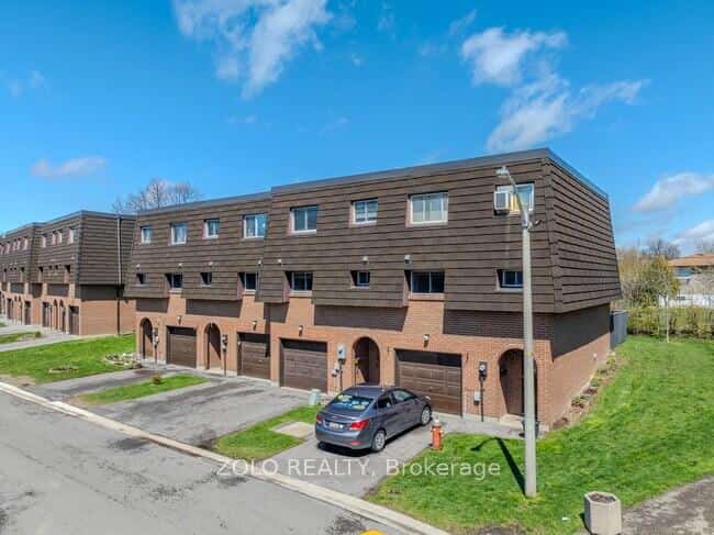 98 Darras Court, Brampton, ON L6T 1W7
