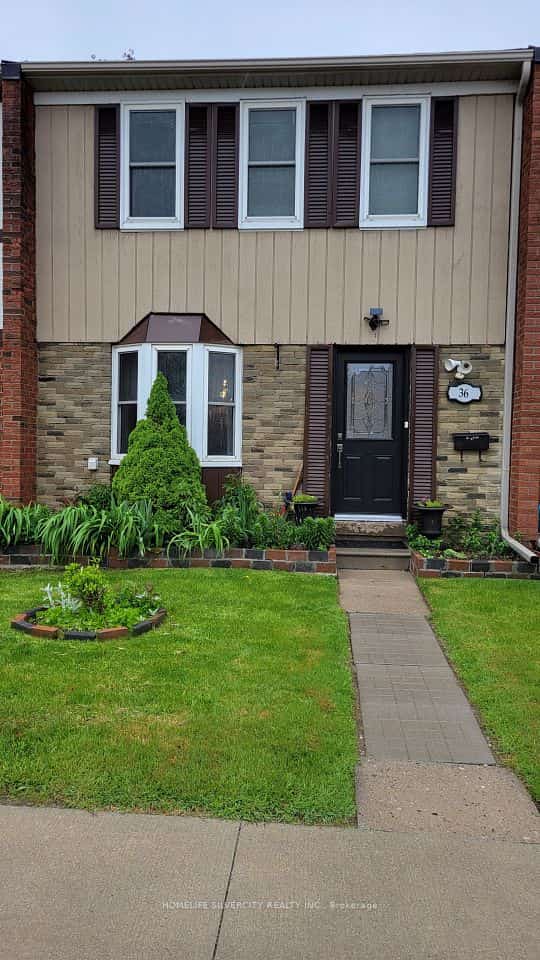 900 Central Park Drive #36, Brampton, ON L6S 3J6