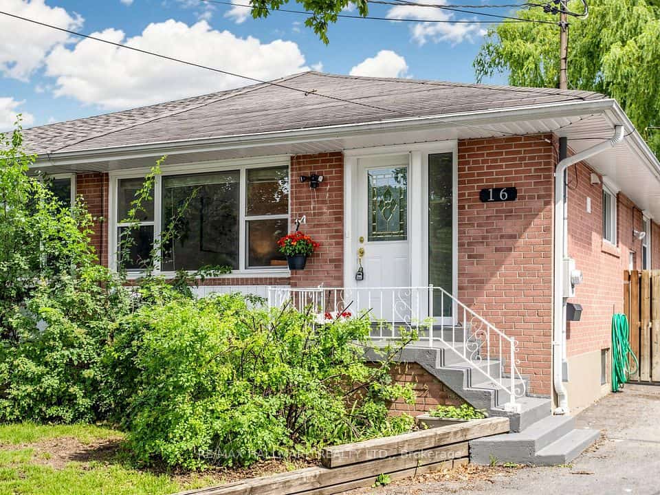 16 Dunboyne Court, Toronto, ON M2R 2B7