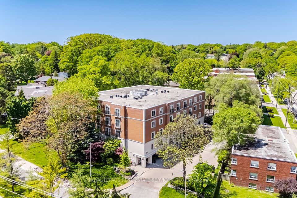 30 Anglesey Boulevard #PH403, Toronto, ON M9A 3B5