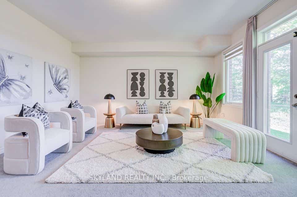 66 Puisaya Drive, Richmond Hill, ON L4E 1L2