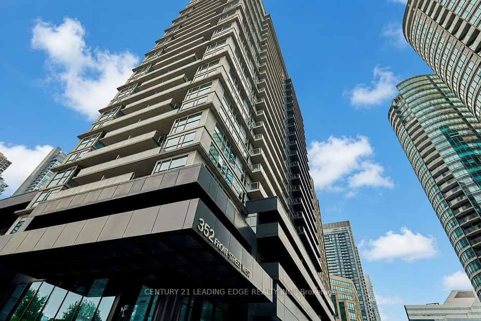 352 Front Street W #PH08, Toronto, ON M5V 1B5