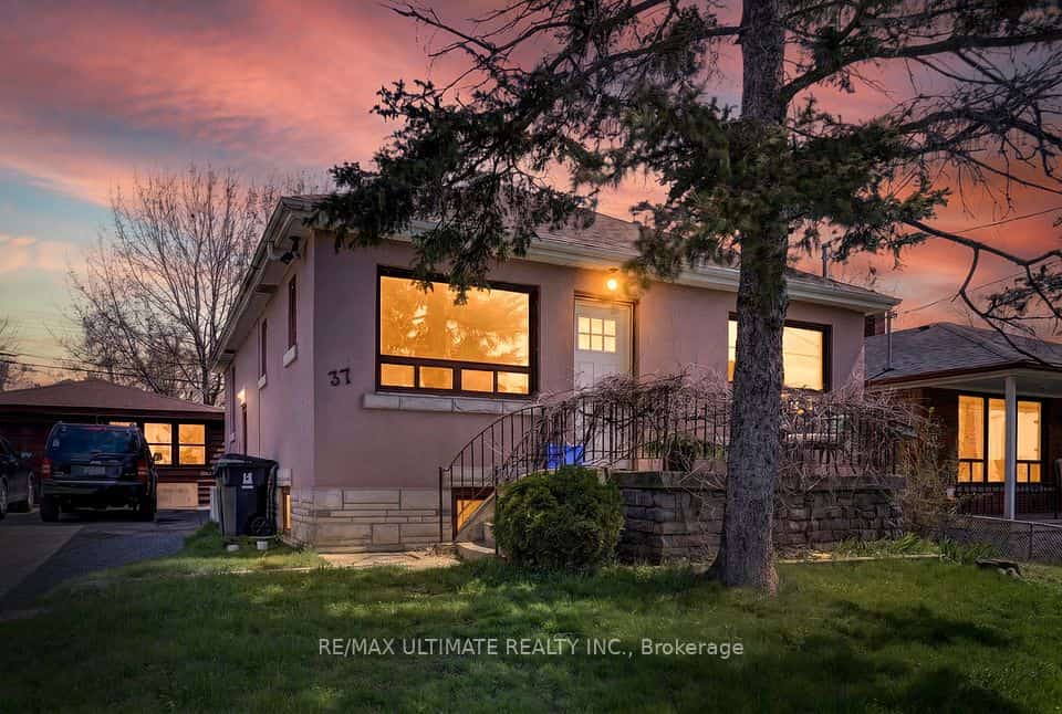 37 Bexhill Avenue, Toronto, ON M1L 3B5