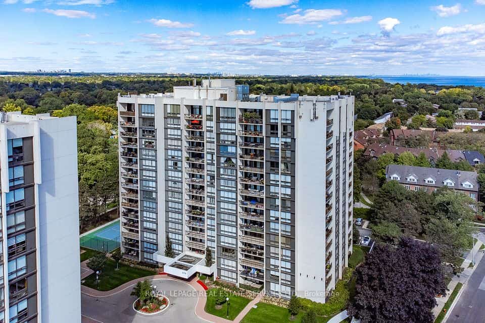2175 Marine Drive, Oakville