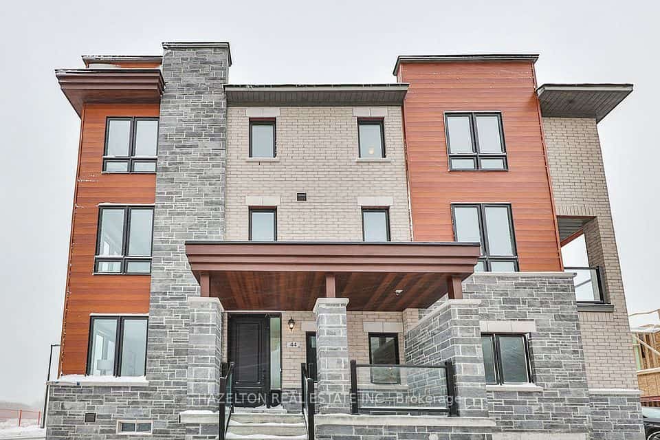 44 Dockside Way, Whitby, ON L1N 0M6