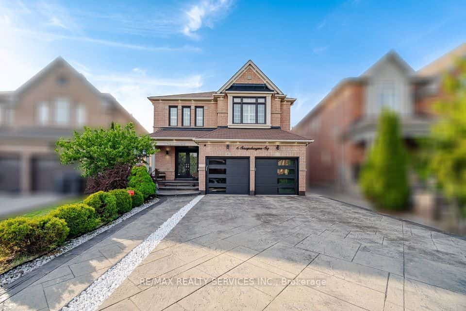 6 Snapdragon Square, Brampton, ON L6P 3K2