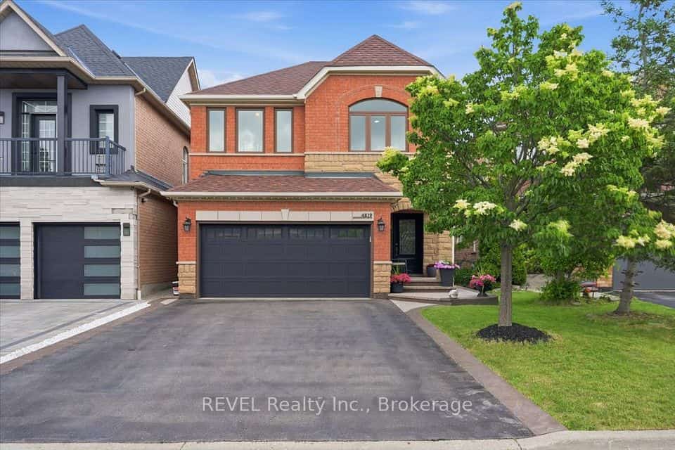 4819 Bloomburg Drive, Mississauga, ON L5M 7K4