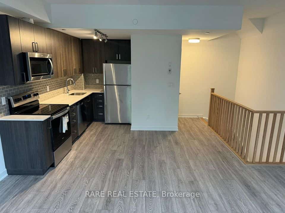 4045 Hickory Drive #15, Mississauga, ON L4W 0G6