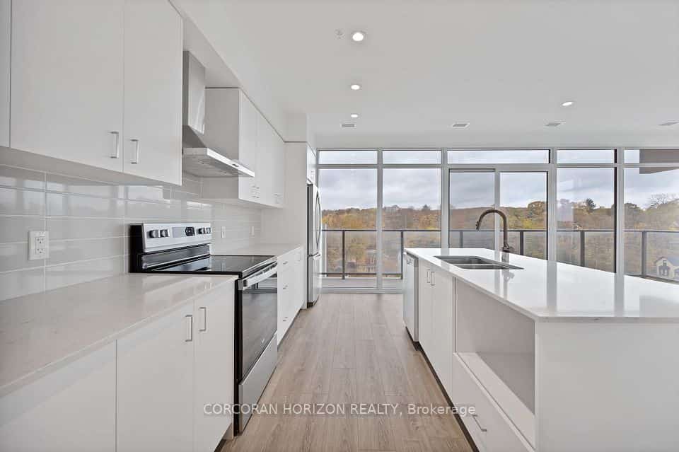 50 Grand Avenue S #901, Cambridge, ON N1S 2L8