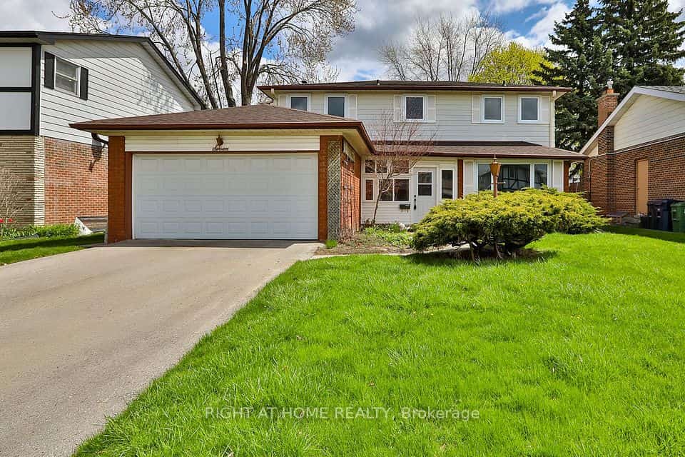 7 Charterhouse Road, Toronto, ON M1S 2T4