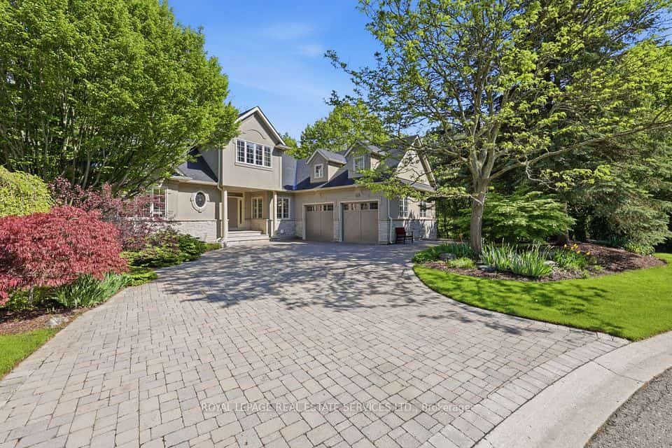 1227 Riverbank Way, Oakville, ON L6H 6X4