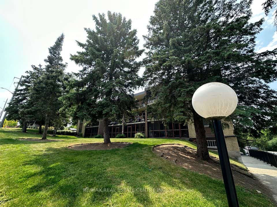 944 Caledonian View, Cambridge, Cambridge