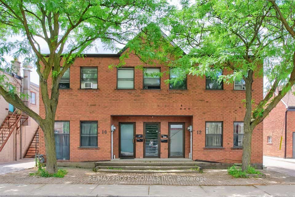 10-12 Snider Avenue #10, Toronto, ON M6E 4R9