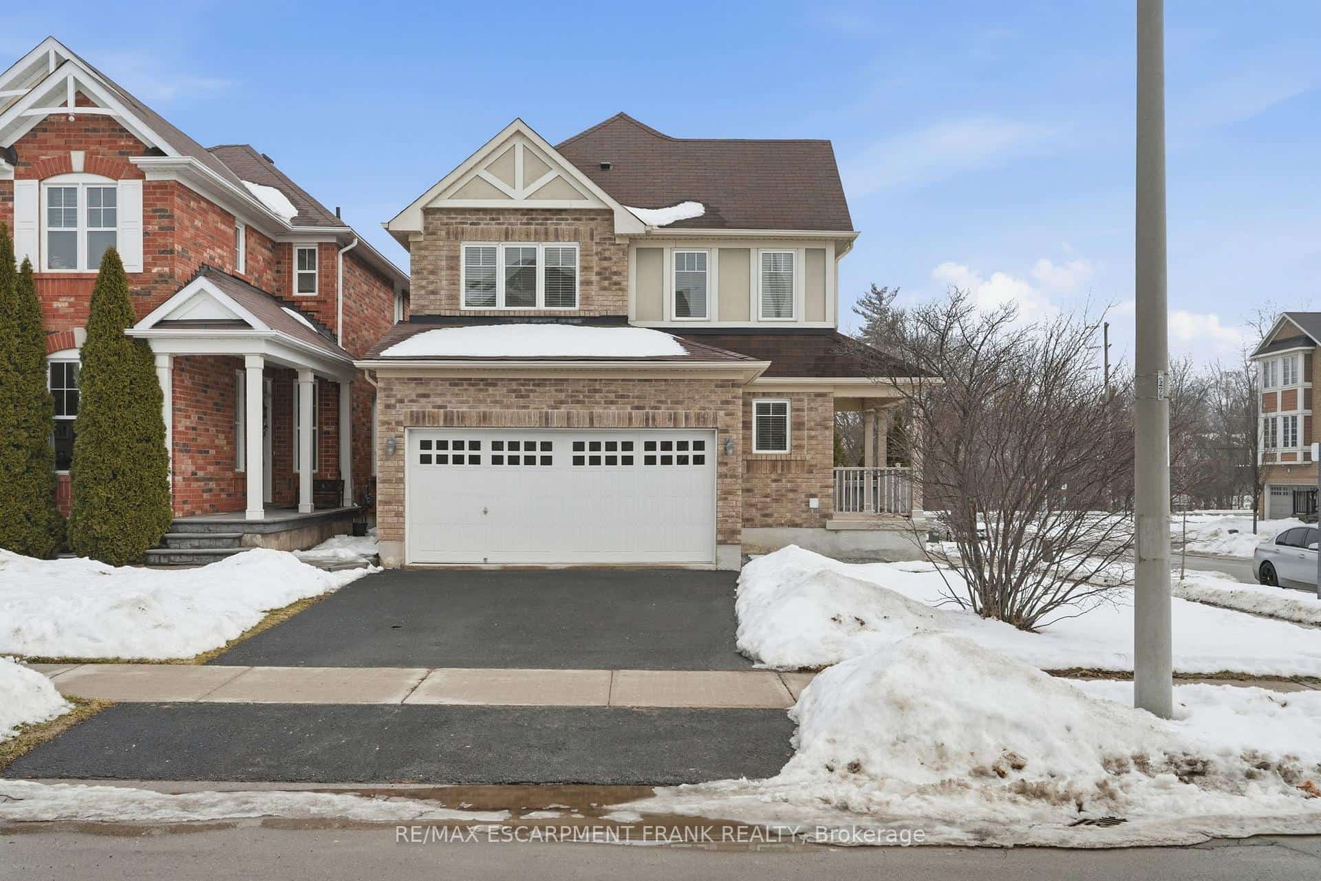 12 EMICK Drive, Hamilton, ON L9K 0C8