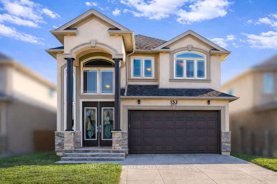 153 Medici Lane, Hamilton, ON L9B 0G7