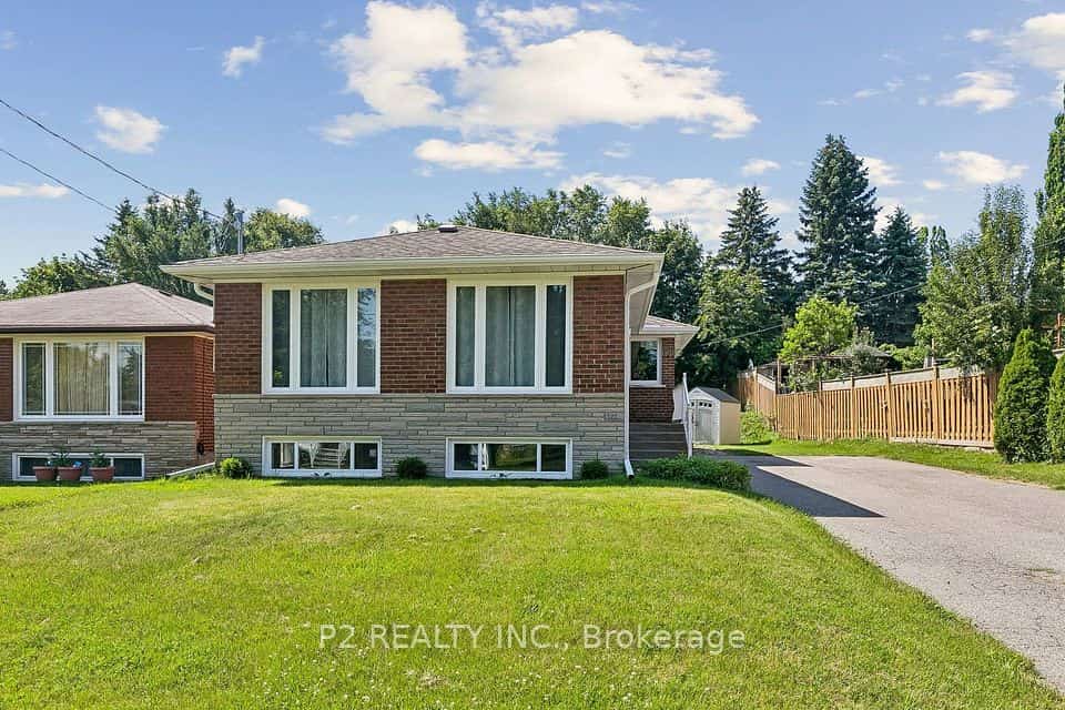 121 Confederation Drive, Toronto, ON M1G 1A4