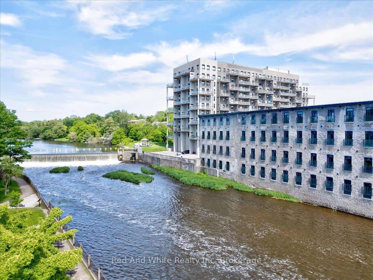 19 Guelph Avenue #303, Cambridge, ON N3C 1A2