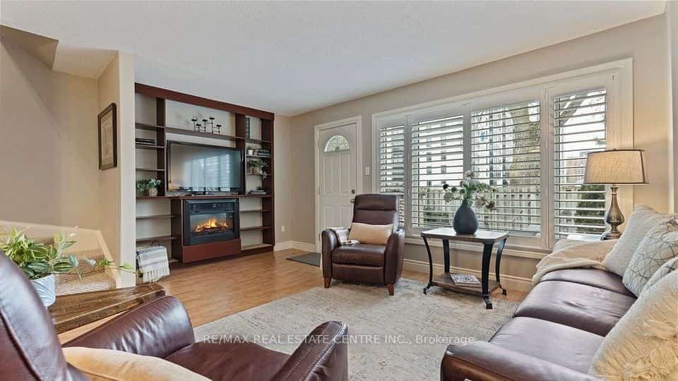 15 Green Valley Drive #29, Kitchener, ON N2P 1K7
