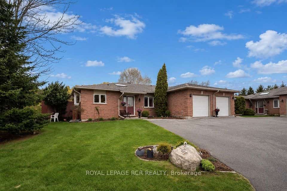 28 Reddington Drive #1, Caledon, ON L7E 0E4