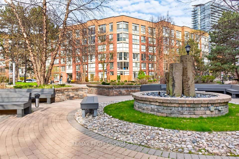South Kingsway Village Ⅰ, Toronto