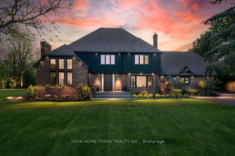 27 Chantelay Crescent, Halton Hills, ON L7G 4S5
