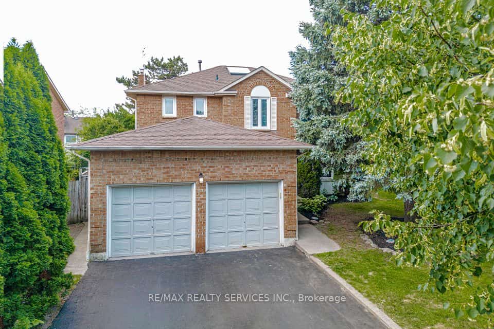 50 Barr Crescent, Brampton, ON L6Z 3E4