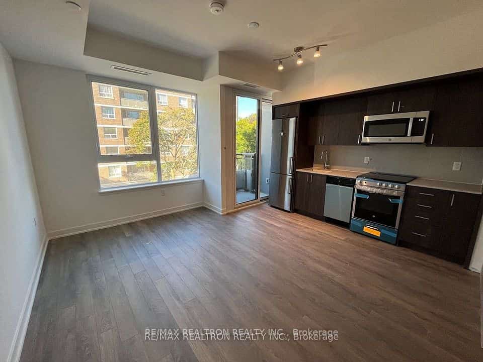 1 Cardiff Road #308, Toronto, ON M4P 0G2
