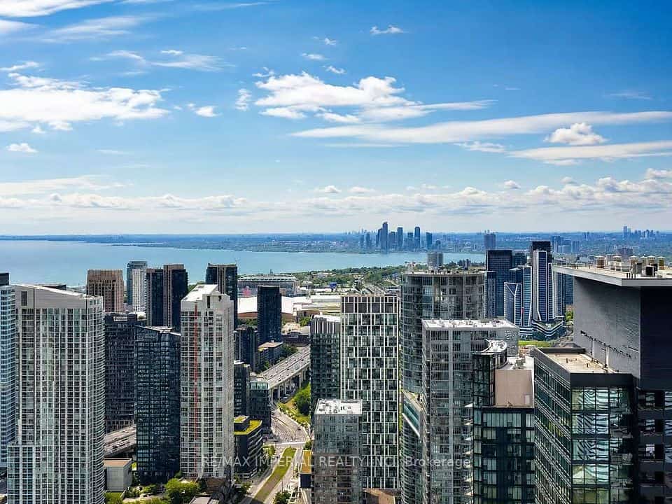 3 CONCORD CITYPLACE Way #5701, Toronto, ON M5V 0X4