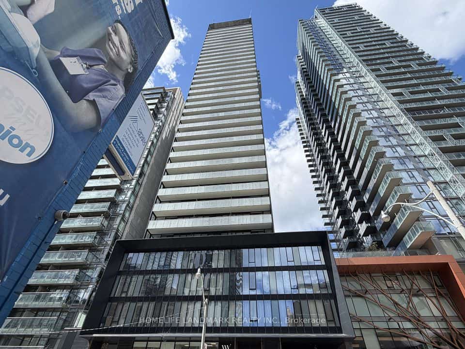 28 Wellesley Street E #308, Toronto, ON M4Y 0C4