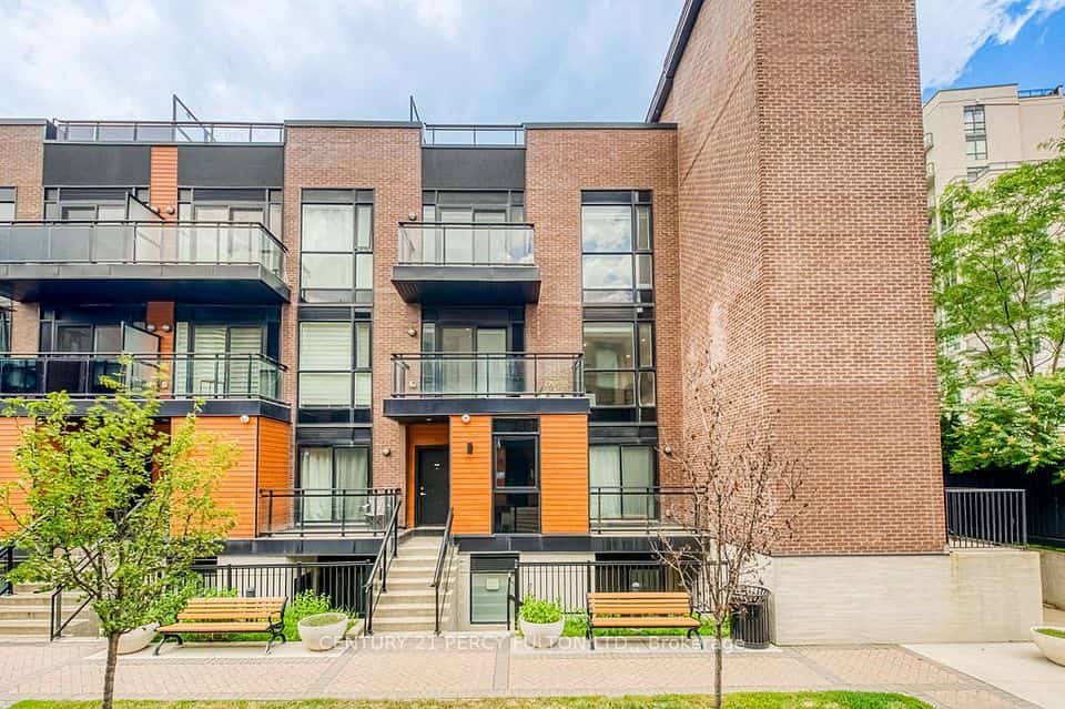 5289 Highway 7, Vaughan